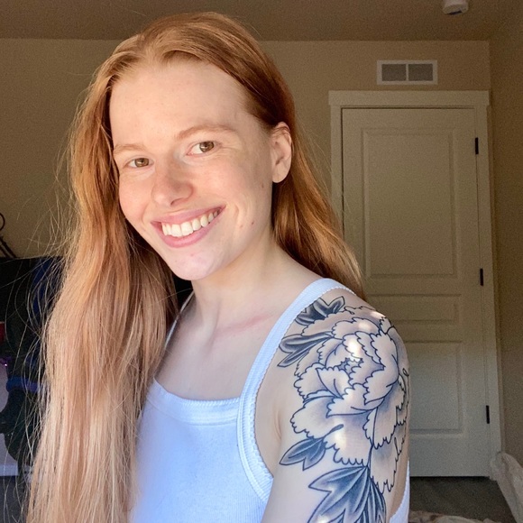 Meet your Posher ✨ - Picture 1 of 2